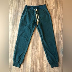 Forest Green Figs Zamora Jogger Scrub Pants, size Small